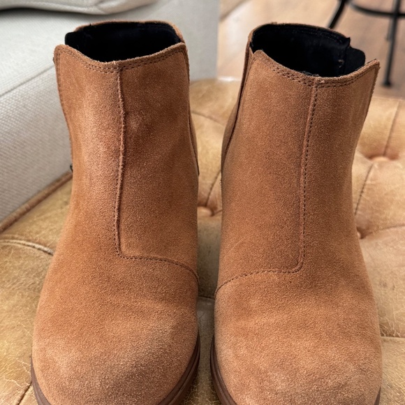 Sorel tan suede boots size 6 - Picture 2 of 5